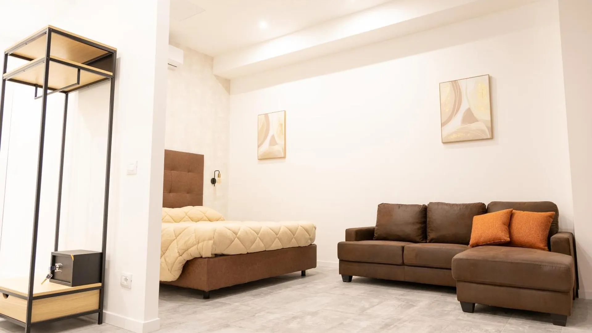 Living Lake Como-Rooms&Parking 코모