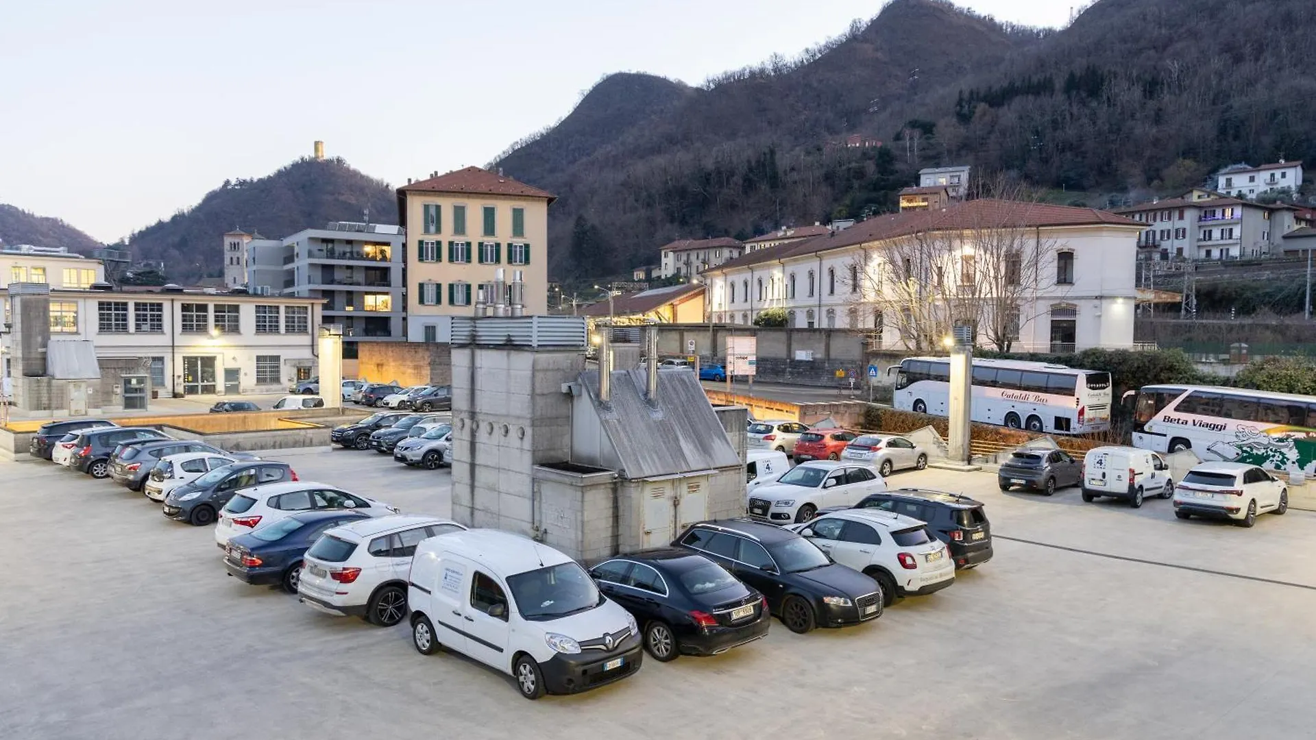 Living Lake Como-Rooms&Parking 0*, 코모
