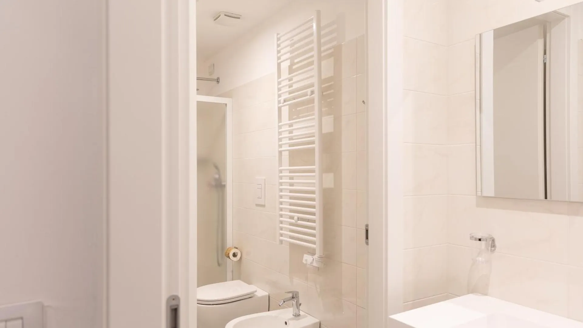Living Lake Como-Rooms&Parking 이탈리아