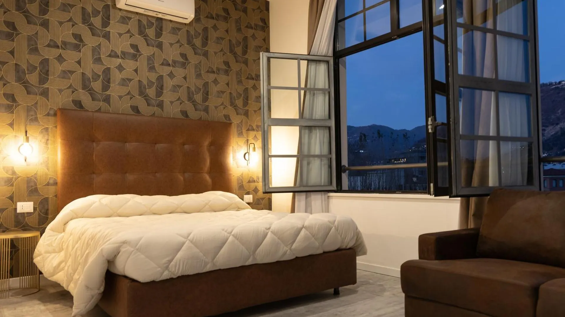 Living Lake Como-Rooms&Parking