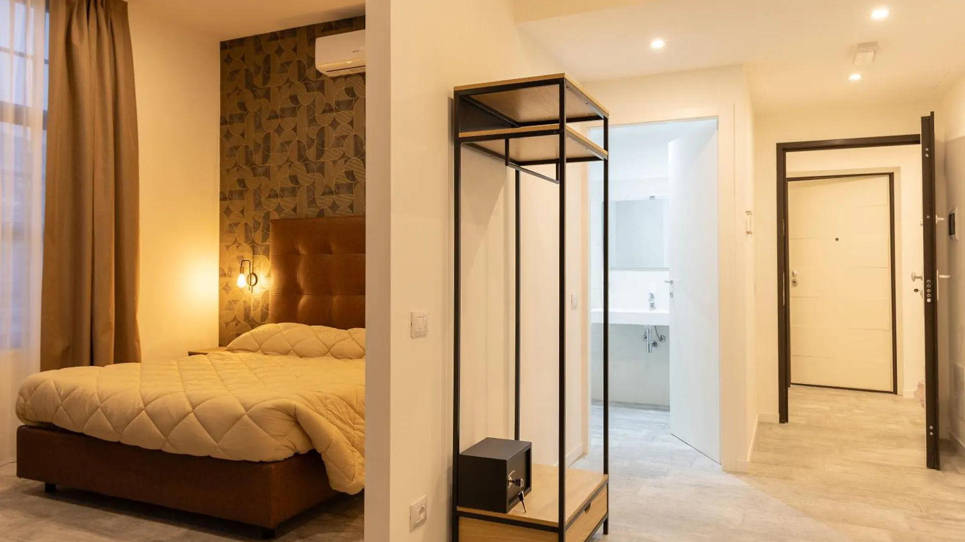 Living Lake Como-Rooms&Parking Πανσιόν Όπως