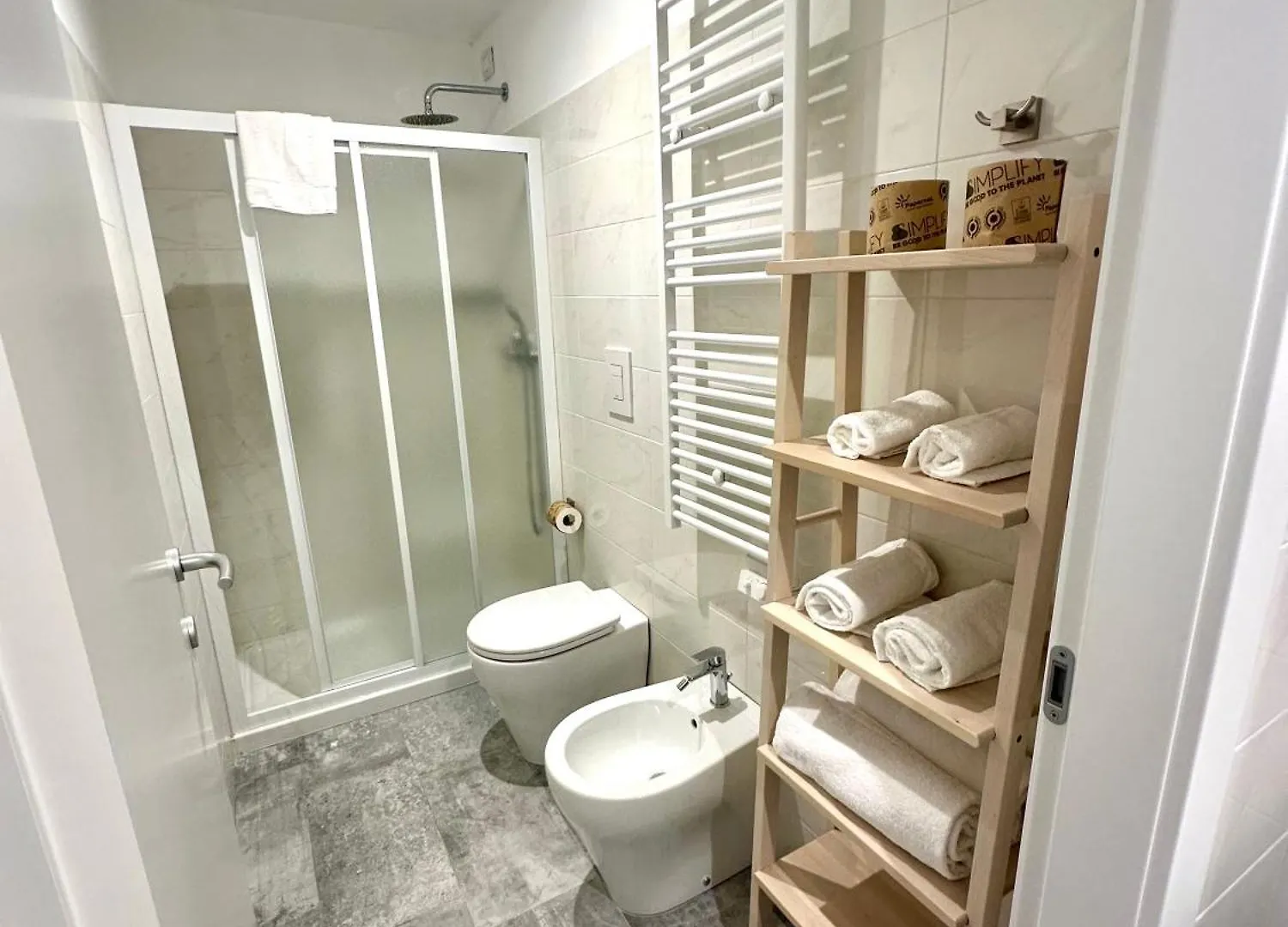 Living Lake Como-Rooms&Parking Πανσιόν Όπως